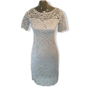 Zapaka Women's Grey Floral Print Short Sleeve BacK Zipper Midi Dress Size Medium